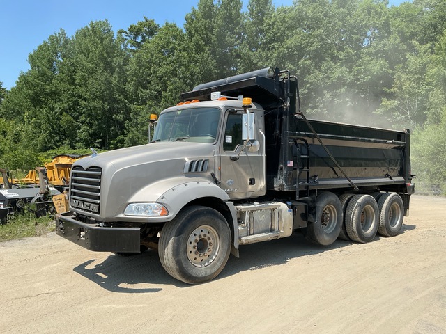 2015 Mack GU813 8x4 Tri/A Dump Truck