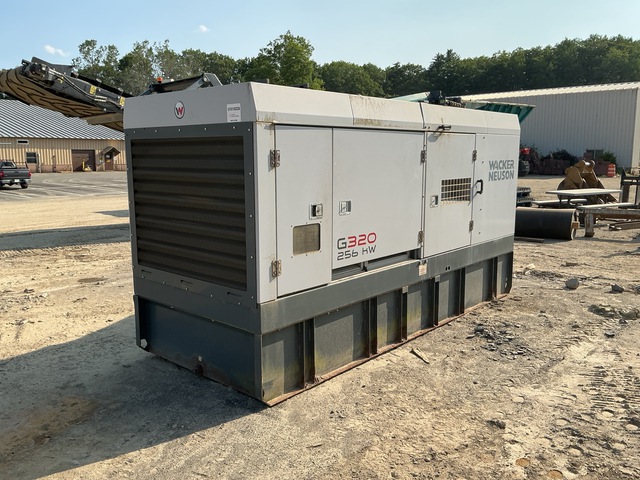 2011 Wacker Neuson G320 320 kW Skid-Mounted Generator Set 2011 Wacker Neuson G320 320 kW Skid-Mounted Generator Set