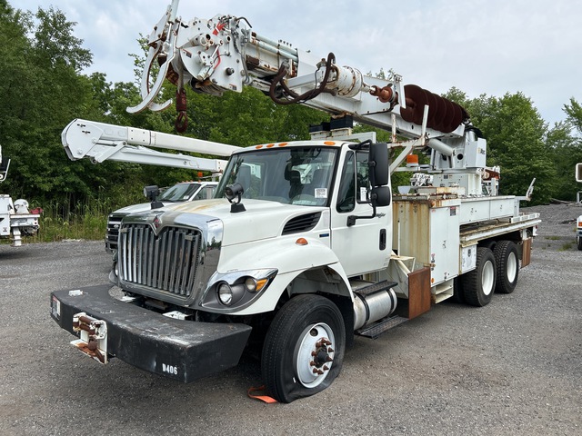 2009 International 7400 Digger Derrick Truck