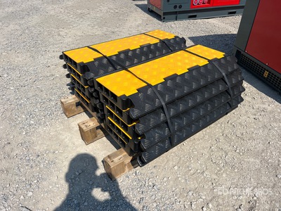 Quantity of (10) 3 Channel Cable Bridge Divers. Equipement pour granulat (Unused)