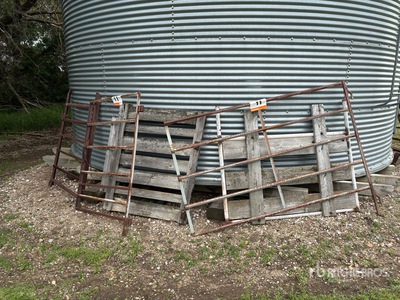 Quantity of (4) Livestock Gate