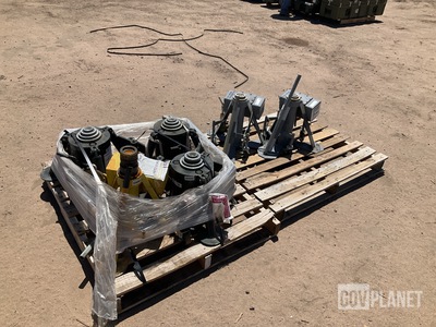 (6) Assorted Tripod Jacks