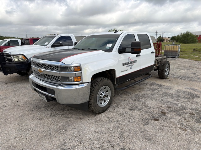 2019 Chevrolet Silverado 3500HD 4x4 Crew Cab Cab and Chassis