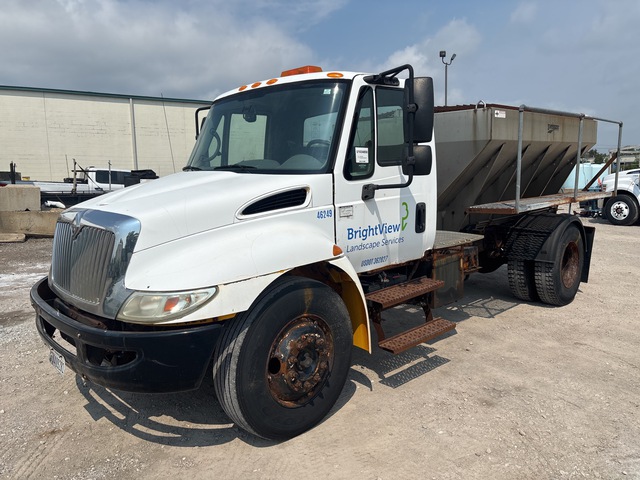2007 International 4300 4x2 Spreader Truck