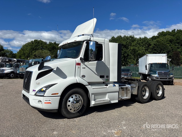 2025 Volvo VNR 6x4 T/A Day Cab Truck Tractor