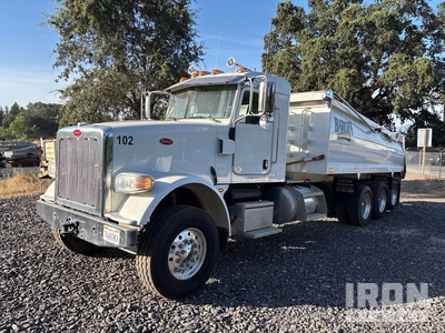 2018 Peterbilt 367 8x6 Extended Cab Tri/A Camión dumper