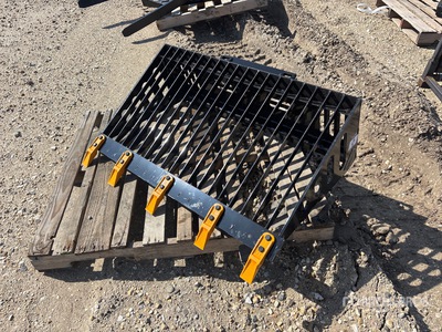 2026 GIYI GY-RB44 44 in Skeleton Mini Skid Steer Bucket (Unused)