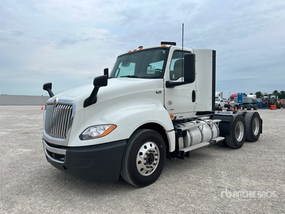 2020 International LT625 6x4 T/A Dagcabine Trekker