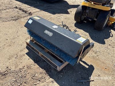 Berco 46 in Kehrmaschinenaufsatz - Fits Cub Cadet GTX 1054