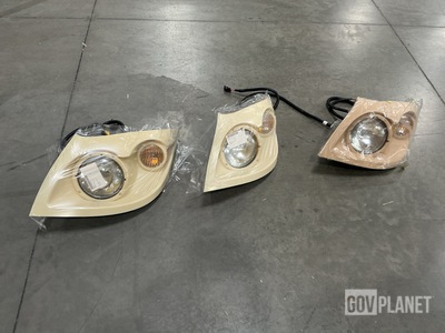 (56) Navistar Defense 3674972C91 Headlights