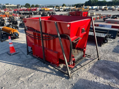 2026 GIYI GY-SUB83 83 in Skid Steer Side Unloading Bucket (Double Motor) Accessorio per mini pala (Unused)