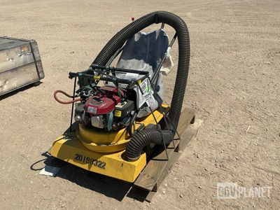 Elgee 634-LPH Gasoline-Powered Litter Vacuum