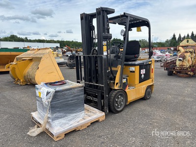 2007 Cat E5000 4200 lb Electric Forklift