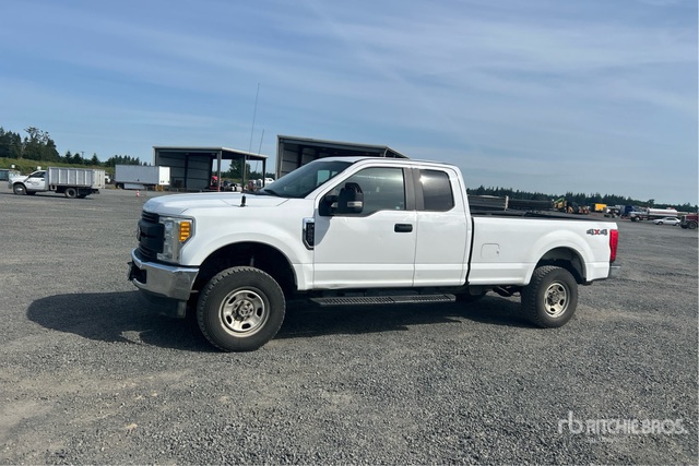 2017 Ford F-250 XL 4x4 Extended Cab Pickup