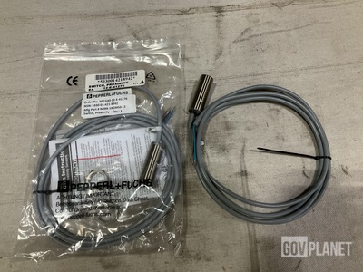(29) Pepperl & Fuchs NBB8-18GM50-E2 Proximity Switches