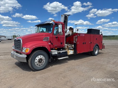 2007 Mack CV712 4x2 Camion de servicios