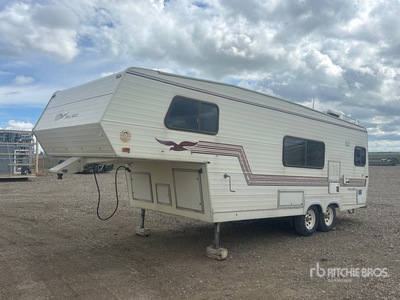 1987 Trav-L-Mate 25 ft T/A Travel Trailer