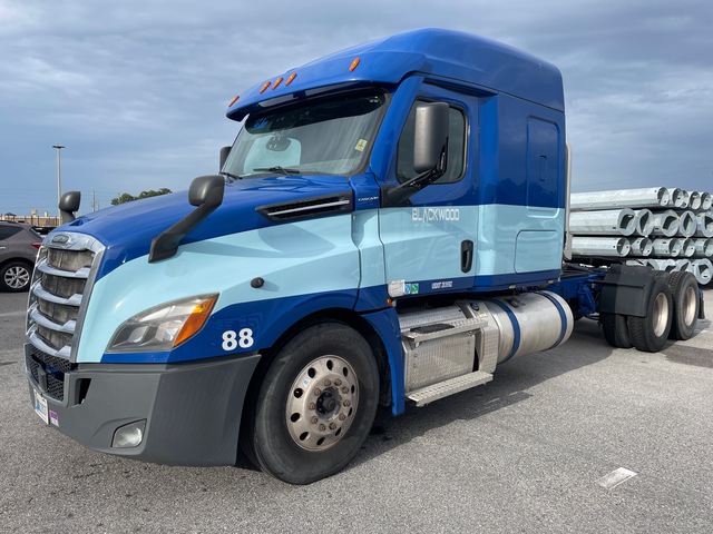2020 Freightliner Cascadia 126 6x4 T/A Sleeper Truck Tractor