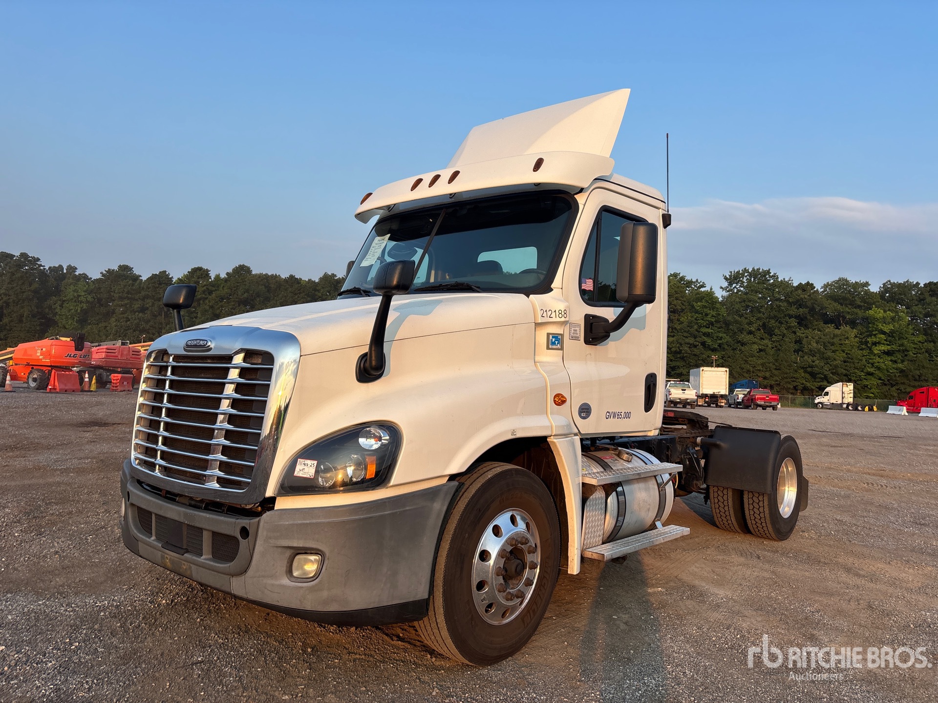 2019 Freightliner Cascadia 125 4x2 S/A Day Cab Truck Tractor