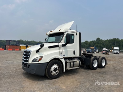 2018 Freightliner Cascadia 126 6x4 T/A Day Cab Truck Tractor