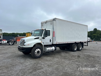 2020 International MV607 6x4 Furgoneta caja cerrada