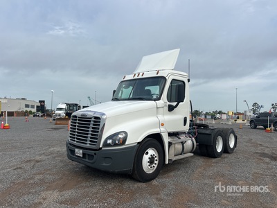 2020 Freightliner Cascadia 125 6x4 T/A Day Cab Truck Tractor
