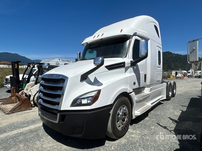 2019 Freightliner Cascadia 6x4 T/A Slaapcabine Trekker