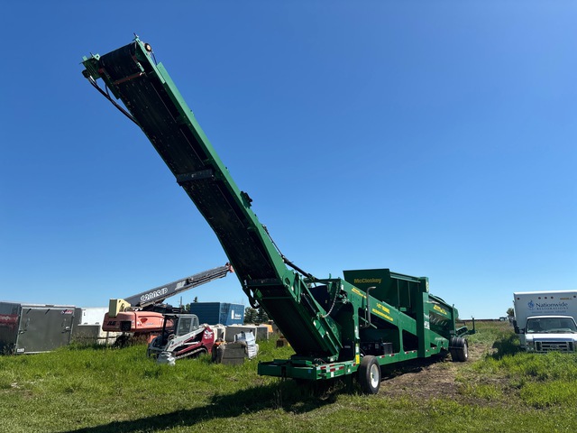 2022 McCloskey 516RE Portable Incline Screen Plant