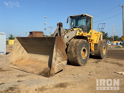 Volvo 220F Wheel Loader