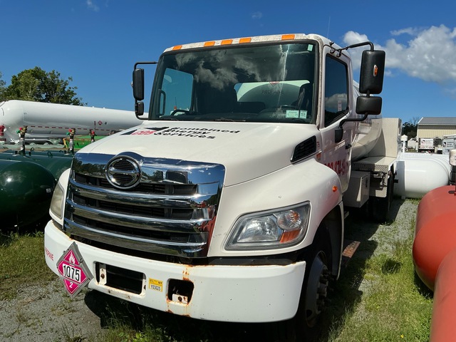 2011 Hino 338 3000 gal 4x2 Propane Delivery Truck (Inoperable)