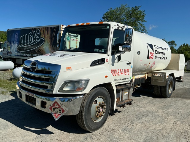 2014 Hino 338 3000 gal 4x2 Propane Delivery Truck
