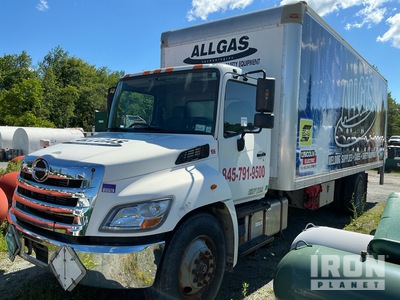 2015 Hino 338 4x2 Moving Furgoneta caja cerrada