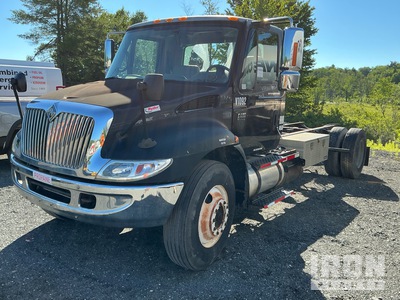 2007 International 4400 4x2 Cabina y chasis (Inoperable)