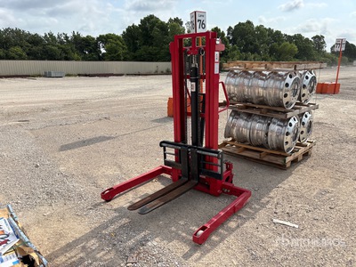 Dayton 4VME9 2000 lb Pallet Jack