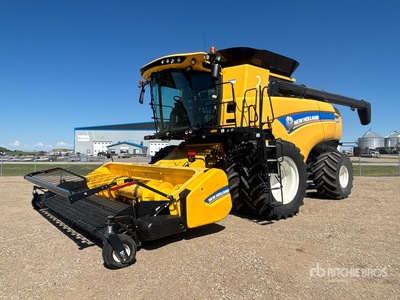 2020 New Holland CR8.80 Combine Harvester