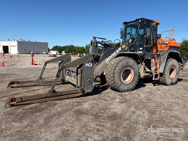 2022 Doosan DL320-7 High Lift Wheel Loader