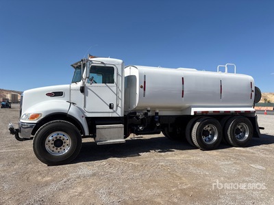 2016 Peterbilt 348 4000 gal 6x4 Water Truck