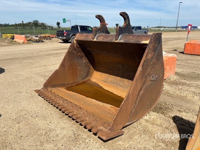 CWS 84 in Q/C Cleanup Excavator Bucket - Fits Cat 349