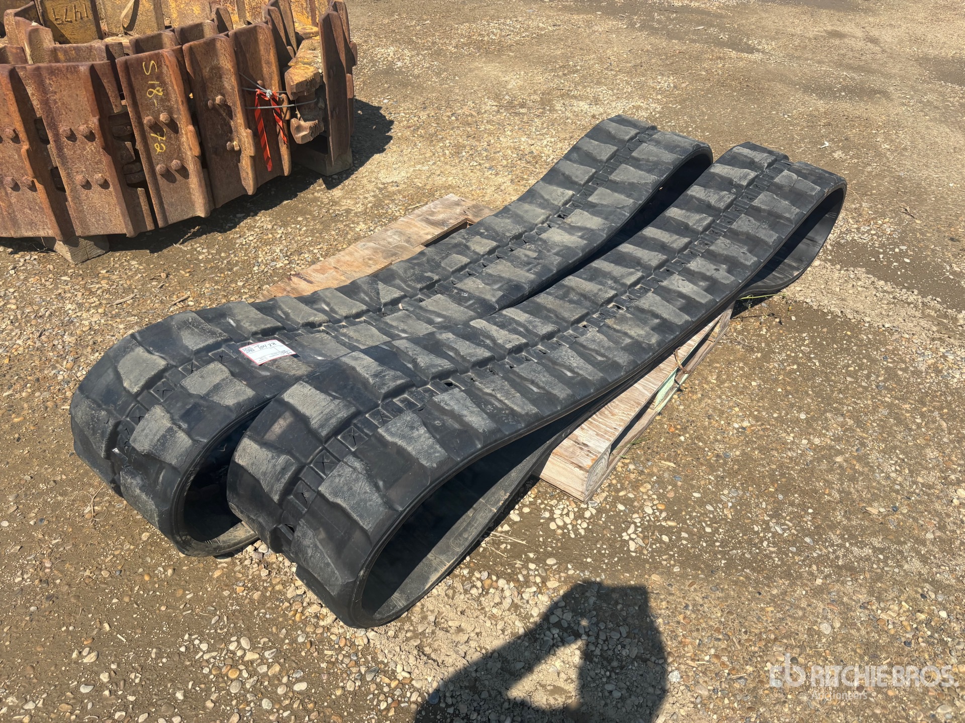 16 in Tracks - Fits Ditch Witch JT60