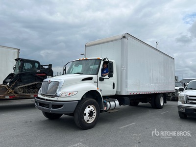 2019 International 4300 Furgoneta caja cerrada