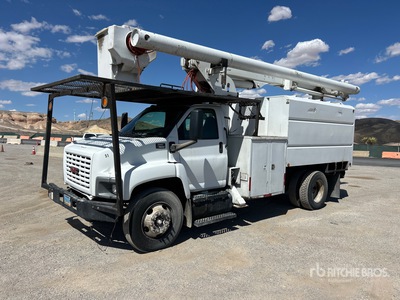 2007 Altec LRV55 55 ft on 2006 GMC C7500 4x2 Forestry Chipper Body Bucket Truck