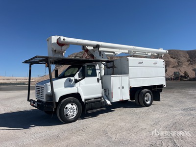 2007 Altec LRV55 55 ft on 2006 GMC C7500 4x2 Forestry Chipper Body Bucket Truck