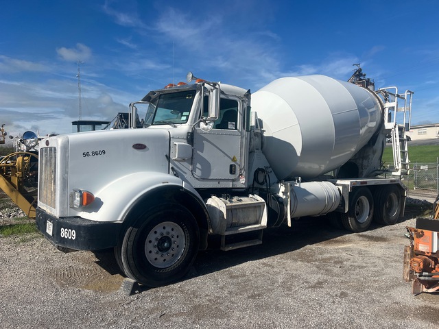 2013 Peterbilt 365 6x4 Mixer Truck 2013 Peterbilt 365 6x4 Mixer Truck