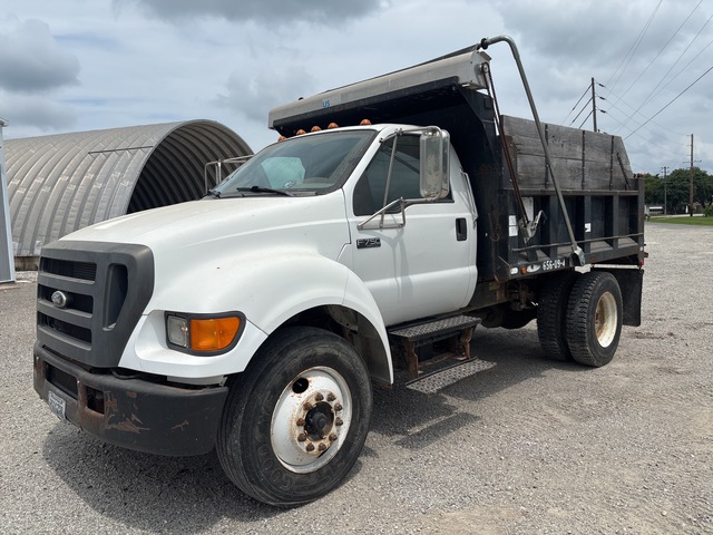 2004 Ford F-750 4x2 Dump Truck 2004 Ford F-750 4x2 Dump Truck