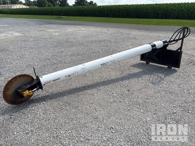 Trim All Skid Steer Tree Saw w/24 in. cutting blade. 11' 6" boom length Różne Osprzęt do miniładowarek