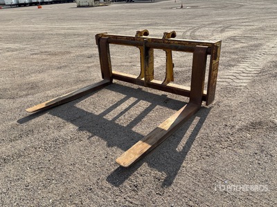 Cat 68 in Q/C Wheel Loader Forks