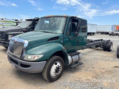 2013 International Durastar 4300 4x2 Extended Cab Cabine en chassis