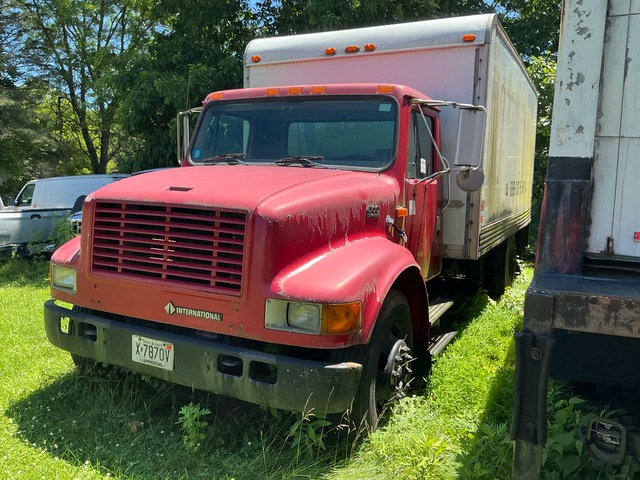 1997 International 4700 4x2 Van Truck