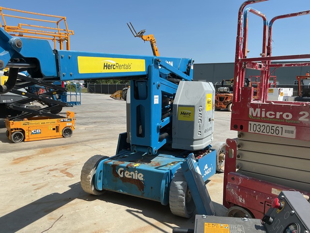 2013 Genie Z-34/22N 2WD Articulating Boom Lift