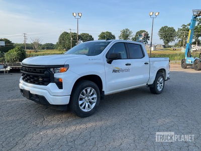 2022 Chevrolet Silverado 1500 Custom 4x4 Crew Cab Pickup